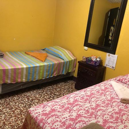 Hotel Alma Maya Antigua ภายนอก รูปภาพ