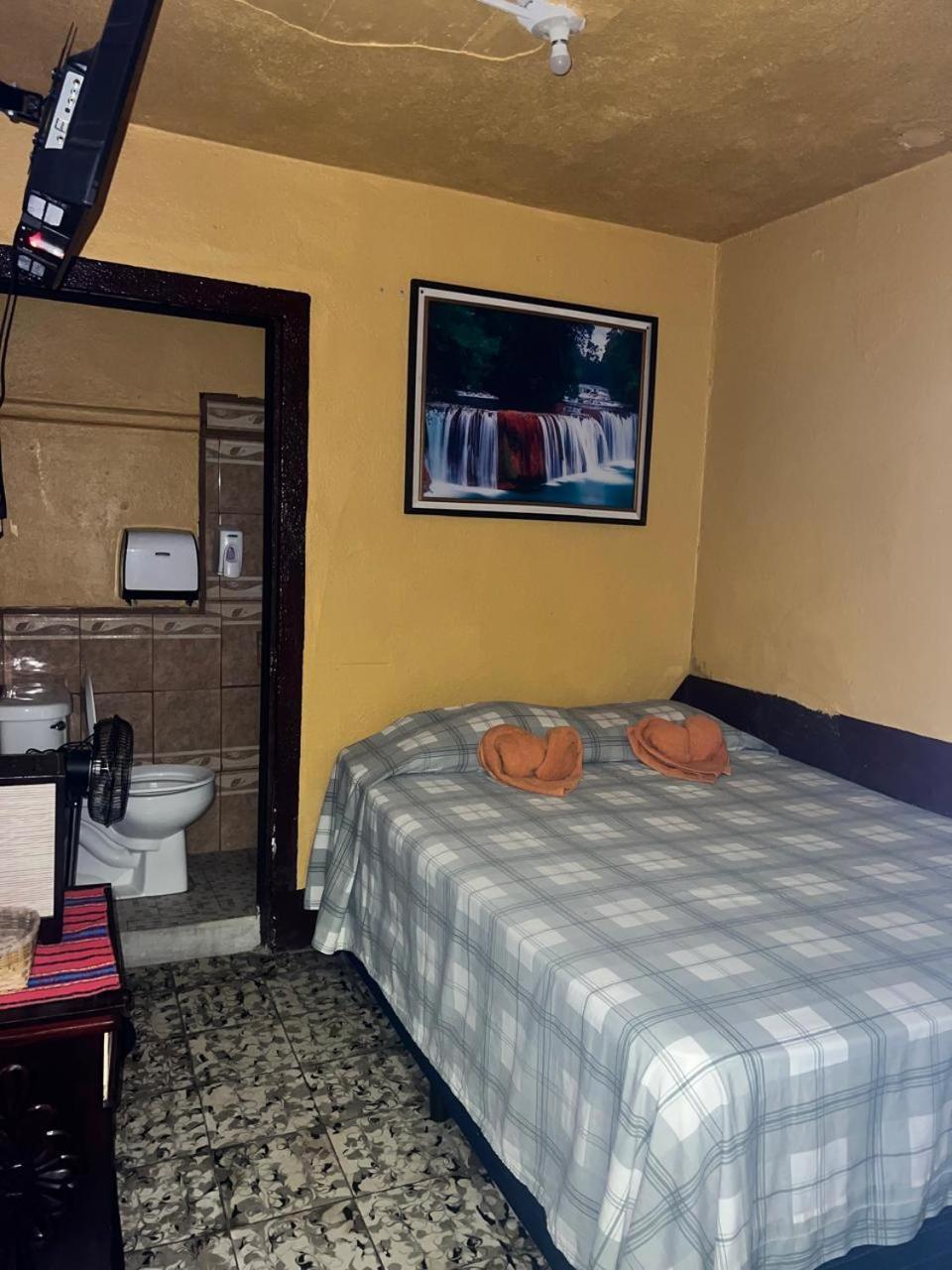 Hotel Alma Maya Antigua ภายนอก รูปภาพ