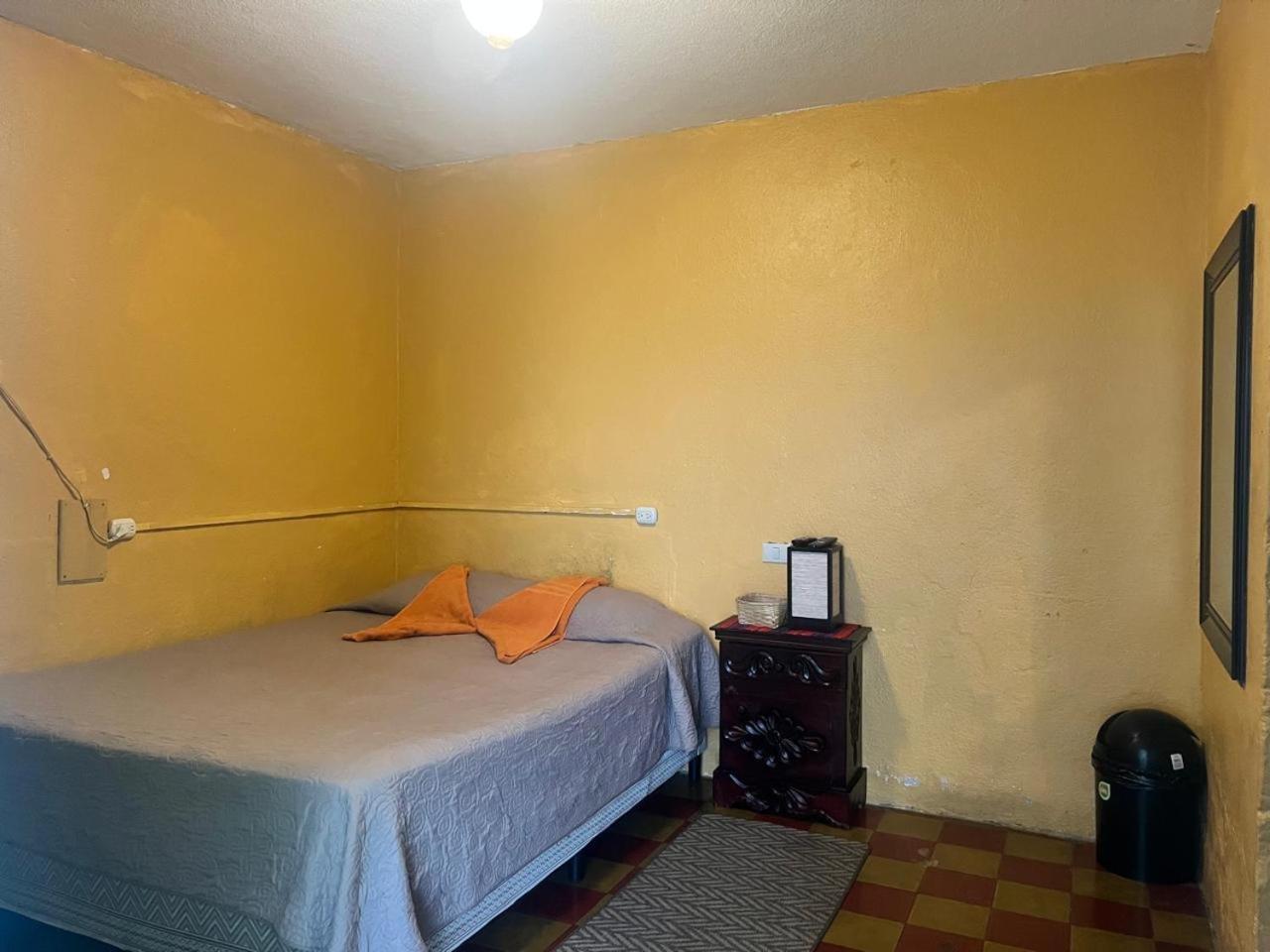 Hotel Alma Maya Antigua ภายนอก รูปภาพ