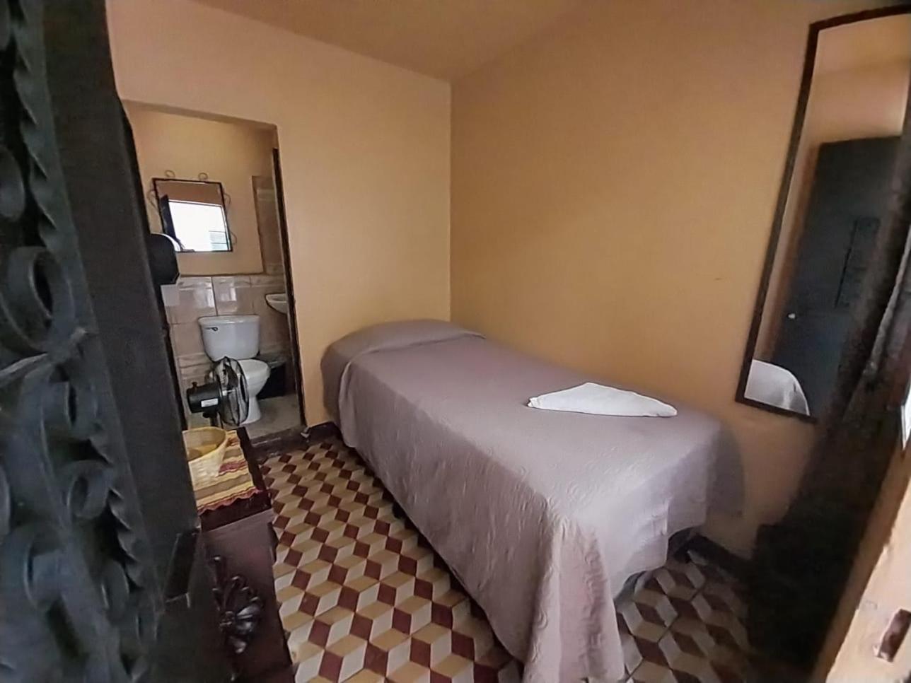 Hotel Alma Maya Antigua ภายนอก รูปภาพ