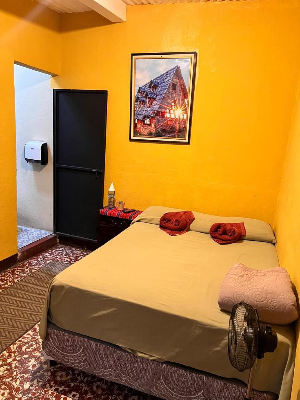 Hotel Alma Maya Antigua ภายนอก รูปภาพ