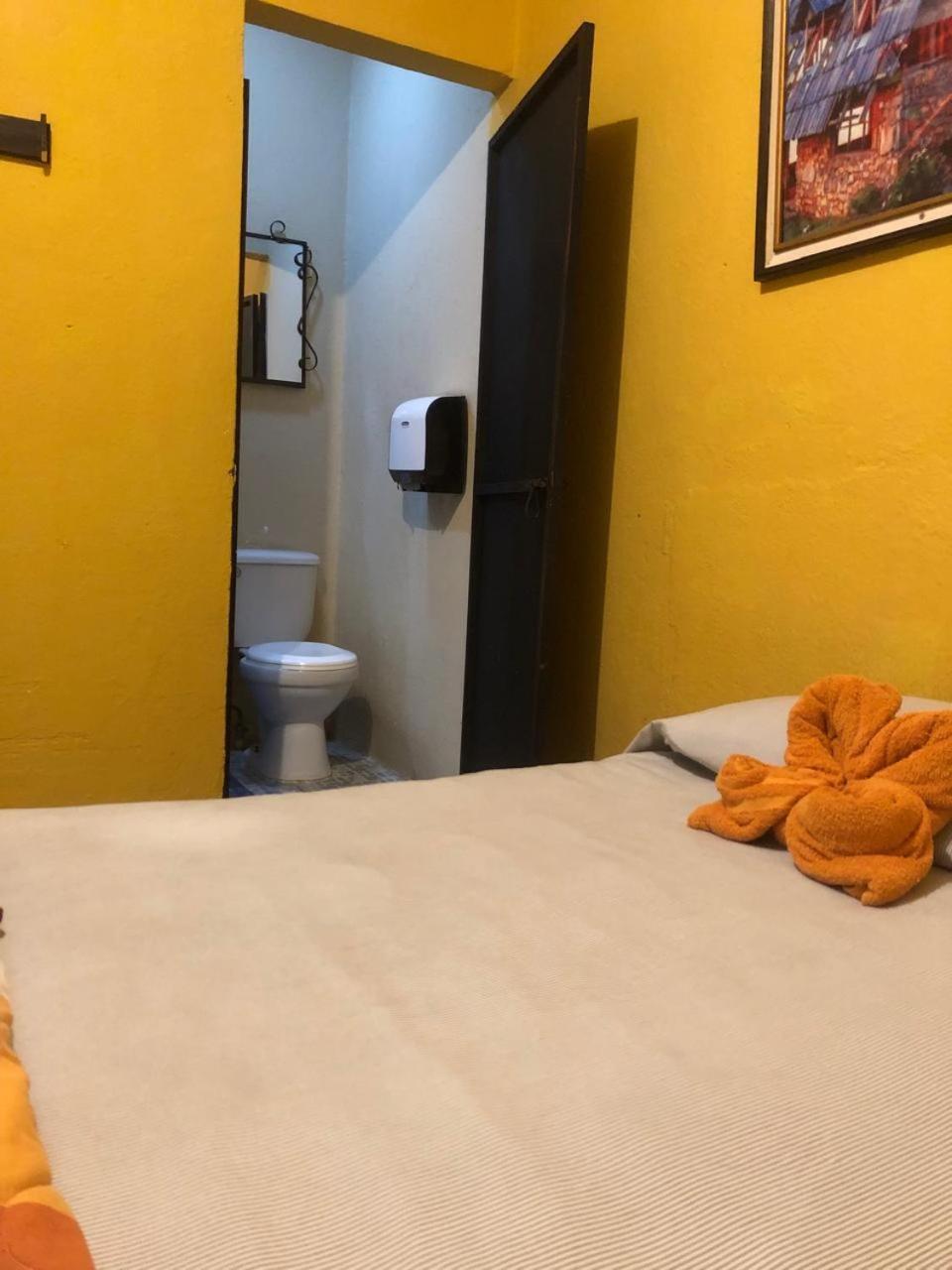 Hotel Alma Maya Antigua ภายนอก รูปภาพ
